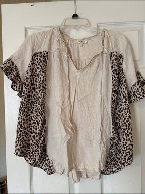 Umgee Cream Leopard-Print Short Flutter Sleeve Tunic